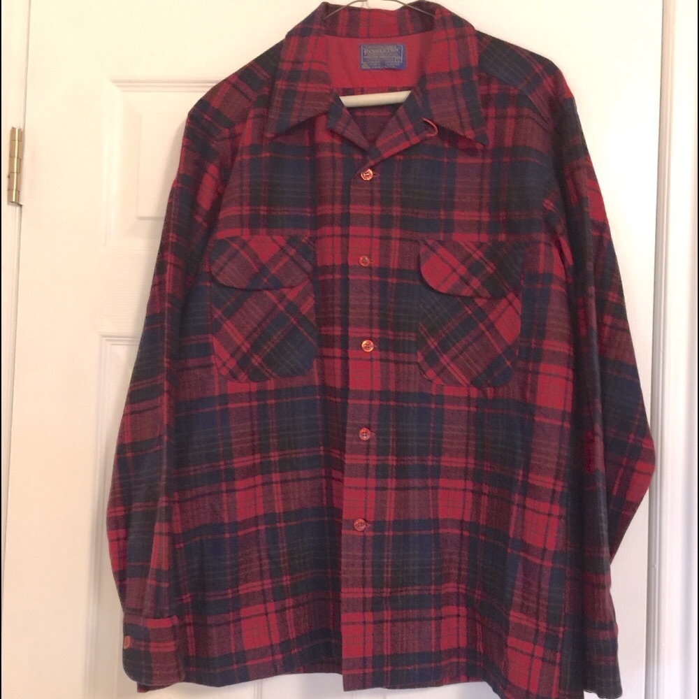 Pendleton Men’s long sleeve red plaid 100% wool.